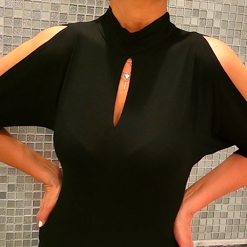 Super SEXY Cold Shoulder Slit Neck Knit Top, L